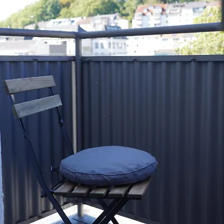 Modern & Zentral - Naehe Duesseldorf & Koeln Apartment